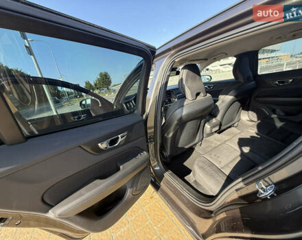 Вольво B60 2019 в Львове на Automoto.ua Серый Вольво B60, объемом двигателя 2 л и пробегом 132 тыс. км за 26990 $, фото 19 на Automoto.ua