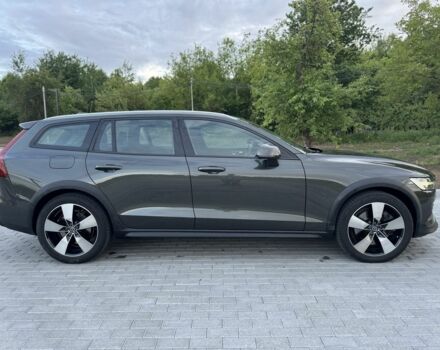 Вольво B60 2019 в Львове на Automoto.ua Серый Вольво B60, объемом двигателя 2 л и пробегом 73 тыс. км за 29500 $, фото 4 на Automoto.ua