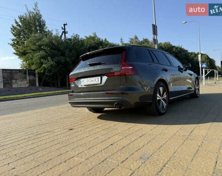 Вольво B60 2019 в Львове на Automoto.ua Серый Вольво B60, объемом двигателя 2 л и пробегом 132 тыс. км за 26990 $, фото 7 на Automoto.ua
