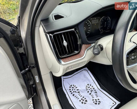 Вольво B60 2020 в Дрогобыче на Automoto.ua Серый Вольво B60, объемом двигателя 1.97 л и пробегом 69 тыс. км за 21500 $, фото 58 на Automoto.ua