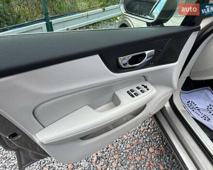 Серый Вольво B60, объемом двигателя 1.97 л и пробегом 69 тыс. км за 20999 $, фото 48 на Automoto.ua