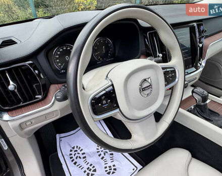 Вольво B60 2020 в Дрогобыче на Automoto.ua Серый Вольво B60, объемом двигателя 1.97 л и пробегом 69 тыс. км за 21500 $, фото 57 на Automoto.ua