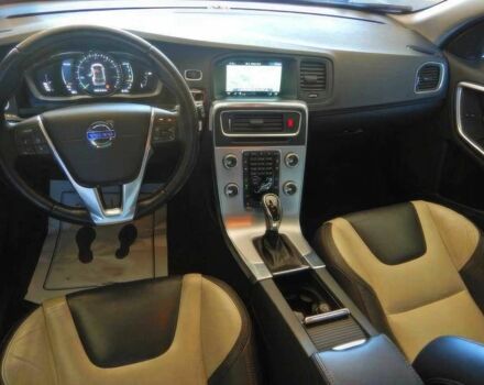 Серый Вольво B60, объемом двигателя 2 л и пробегом 65 тыс. км за 12300 $, фото 8 на Automoto.ua
