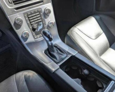 Серый Вольво B60, объемом двигателя 2 л и пробегом 89 тыс. км за 10000 $, фото 13 на Automoto.ua