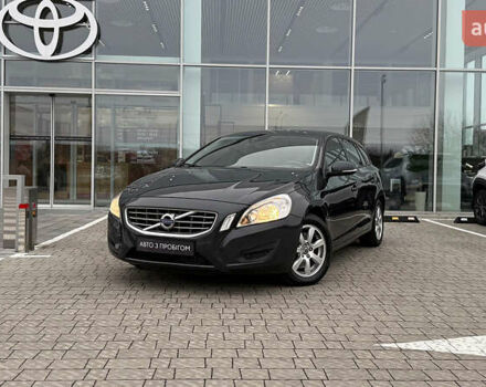 Серый Вольво B60, объемом двигателя 2 л и пробегом 259 тыс. км за 8500 $, фото 1 на Automoto.ua