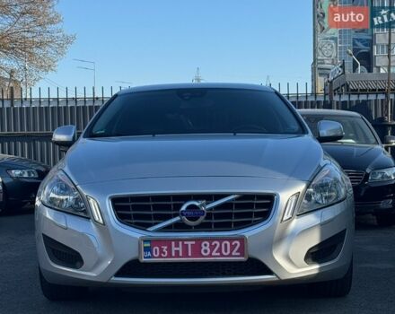 Серый Вольво B60, объемом двигателя 2 л и пробегом 217 тыс. км за 12300 $, фото 1 на Automoto.ua