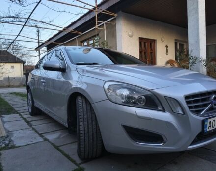 Серый Вольво B60, объемом двигателя 2.4 л и пробегом 260 тыс. км за 12500 $, фото 1 на Automoto.ua