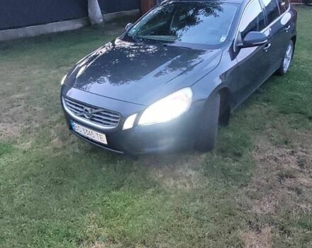 Сірий Вольво B60, об'ємом двигуна 2 л та пробігом 264 тис. км за 11600 $, фото 1 на Automoto.ua