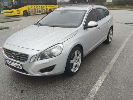 Сірий Вольво B60, об'ємом двигуна 2.4 л та пробігом 375 тис. км за 9500 $, фото 1 на Automoto.ua