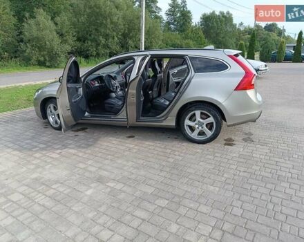Вольво B60 2011 в Яворове на Automoto.ua Серый Вольво B60, объемом двигателя 1.6 л и пробегом 340 тыс. км за 9850 $, фото 1 на Automoto.ua