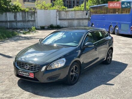 Сірий Вольво B60, об'ємом двигуна 2 л та пробігом 237 тис. км за 8990 $, фото 1 на Automoto.ua
