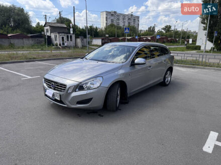Вольво B60 2011 у Києві на Automoto.ua Сірий Вольво B60, об'ємом двигуна 2.01 л та пробігом 215 тис. км за 12999 $, фото 1 на Automoto.ua
