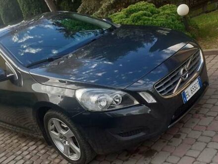 Вольво B60 2012 в Самборе на Automoto.ua Серый Вольво B60, объемом двигателя 2 л и пробегом 253 тыс. км за 12300 $, фото 1 на Automoto.ua
