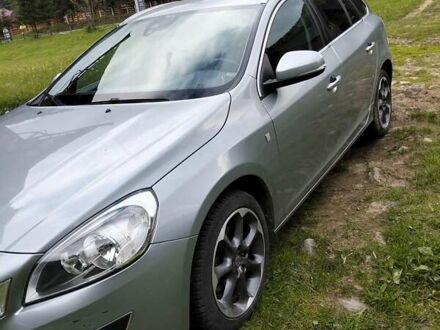 Серый Вольво B60, объемом двигателя 1.56 л и пробегом 256 тыс. км за 10200 $, фото 1 на Automoto.ua