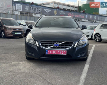 Серый Вольво B60, объемом двигателя 1.98 л и пробегом 227 тыс. км за 12850 $, фото 1 на Automoto.ua