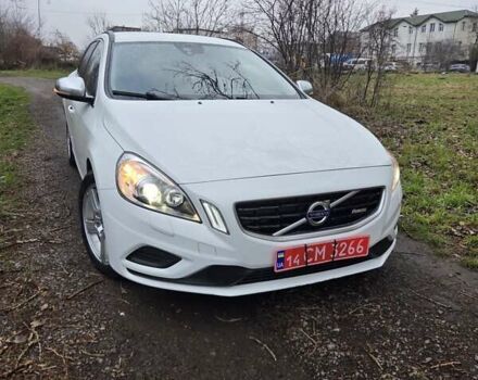 Серый Вольво B60, объемом двигателя 0 л и пробегом 180 тыс. км за 9799 $, фото 1 на Automoto.ua