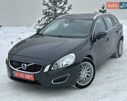 Серый Вольво B60, объемом двигателя 2.4 л и пробегом 260 тыс. км за 12400 $, фото 1 на Automoto.ua