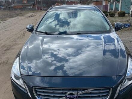 Серый Вольво B60, объемом двигателя 1.56 л и пробегом 242 тыс. км за 10000 $, фото 1 на Automoto.ua