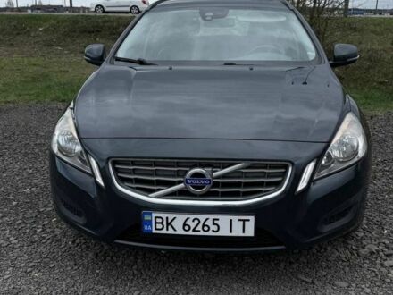 Сірий Вольво B60, об'ємом двигуна 1.56 л та пробігом 245 тис. км за 8800 $, фото 1 на Automoto.ua