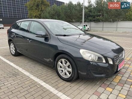 Вольво B60 2013 у Луцьку на Automoto.ua Сірий Вольво B60, об'ємом двигуна 2 л та пробігом 300 тис. км за 12200 $, фото 1 на Automoto.ua