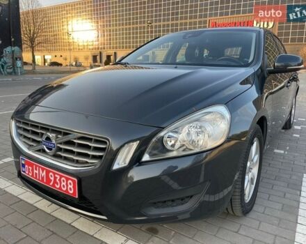 Серый Вольво B60, объемом двигателя 1.99 л и пробегом 260 тыс. км за 10950 $, фото 1 на Automoto.ua