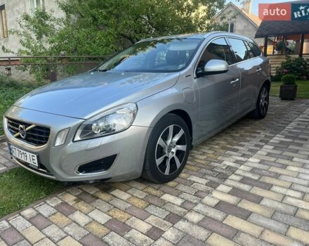 Сірий Вольво B60, об'ємом двигуна 2.4 л та пробігом 265 тис. км за 15000 $, фото 1 на Automoto.ua