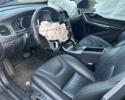 Серый Вольво B60, объемом двигателя 2 л и пробегом 160 тыс. км за 5000 $, фото 1 на Automoto.ua