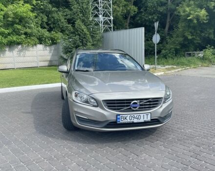 Серый Вольво B60, объемом двигателя 2 л и пробегом 250 тыс. км за 12500 $, фото 1 на Automoto.ua
