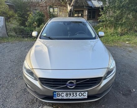 Серый Вольво B60, объемом двигателя 2 л и пробегом 212 тыс. км за 12400 $, фото 1 на Automoto.ua