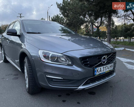 Серый Вольво B60, объемом двигателя 1.97 л и пробегом 200 тыс. км за 14800 $, фото 1 на Automoto.ua