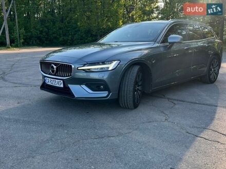 Серый Вольво B60, объемом двигателя 1.97 л и пробегом 255 тыс. км за 28500 $, фото 1 на Automoto.ua