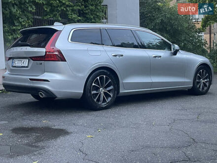 Вольво B60 2020 в Киеве на Automoto.ua Серый Вольво B60, объемом двигателя 1.97 л и пробегом 270 тыс. км за 19800 $, фото 1 на Automoto.ua