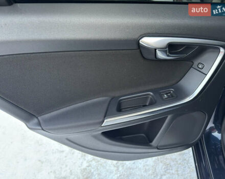 Синій Вольво B60, об'ємом двигуна 2 л та пробігом 237 тис. км за 12999 $, фото 34 на Automoto.ua