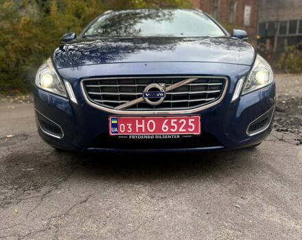 Синий Вольво B60, объемом двигателя 1.6 л и пробегом 233 тыс. км за 10350 $, фото 1 на Automoto.ua