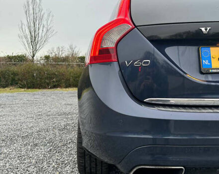 Синий Вольво B60, объемом двигателя 2.4 л и пробегом 255 тыс. км за 15500 $, фото 12 на Automoto.ua