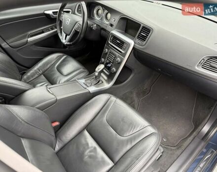 Синий Вольво B60, объемом двигателя 2.4 л и пробегом 230 тыс. км за 13199 $, фото 68 на Automoto.ua