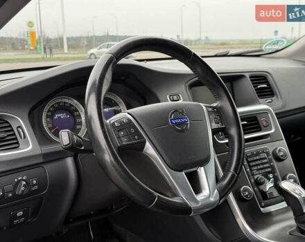 Синий Вольво B60, объемом двигателя 2.4 л и пробегом 230 тыс. км за 13199 $, фото 31 на Automoto.ua