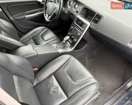 Синий Вольво B60, объемом двигателя 2.4 л и пробегом 230 тыс. км за 13199 $, фото 71 на Automoto.ua