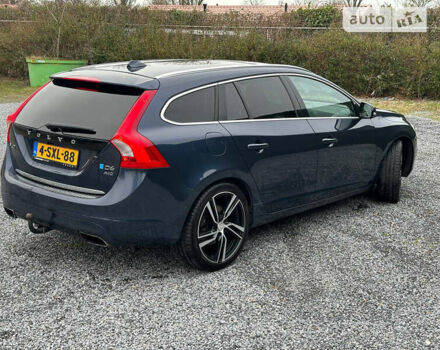 Синий Вольво B60, объемом двигателя 2.4 л и пробегом 255 тыс. км за 15500 $, фото 5 на Automoto.ua