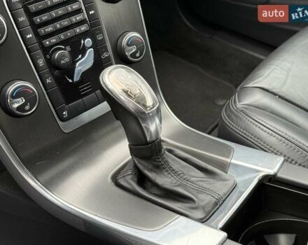 Синий Вольво B60, объемом двигателя 2.4 л и пробегом 230 тыс. км за 13199 $, фото 73 на Automoto.ua