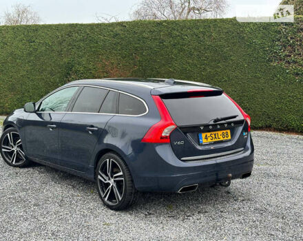 Синий Вольво B60, объемом двигателя 2.4 л и пробегом 255 тыс. км за 15500 $, фото 3 на Automoto.ua