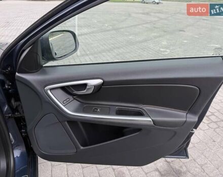 Синий Вольво B60, объемом двигателя 2.4 л и пробегом 230 тыс. км за 13199 $, фото 67 на Automoto.ua