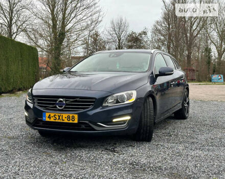 Синий Вольво B60, объемом двигателя 2.4 л и пробегом 255 тыс. км за 15500 $, фото 1 на Automoto.ua