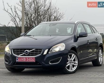 Синий Вольво B60, объемом двигателя 2.4 л и пробегом 230 тыс. км за 13199 $, фото 1 на Automoto.ua