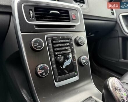 Синий Вольво B60, объемом двигателя 2.4 л и пробегом 230 тыс. км за 13199 $, фото 38 на Automoto.ua