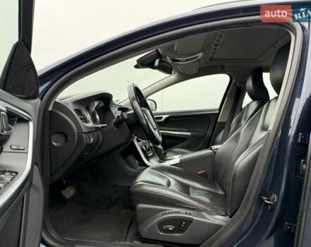 Синий Вольво B60, объемом двигателя 2.4 л и пробегом 230 тыс. км за 13199 $, фото 28 на Automoto.ua