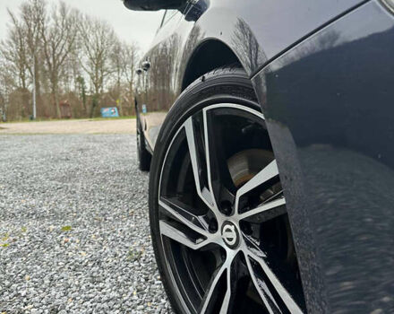 Синий Вольво B60, объемом двигателя 2.4 л и пробегом 255 тыс. км за 15500 $, фото 8 на Automoto.ua