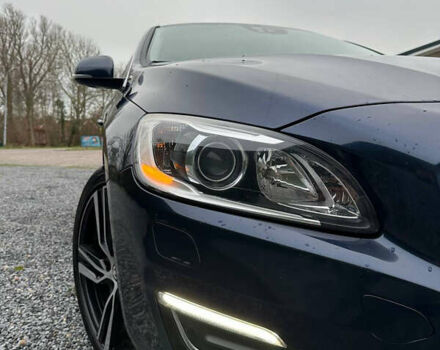 Синий Вольво B60, объемом двигателя 2.4 л и пробегом 255 тыс. км за 15500 $, фото 7 на Automoto.ua