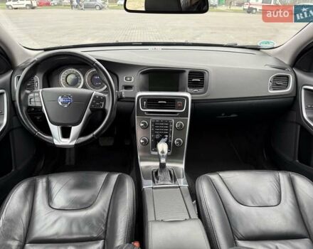 Синий Вольво B60, объемом двигателя 2.4 л и пробегом 230 тыс. км за 13199 $, фото 45 на Automoto.ua