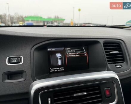 Синий Вольво B60, объемом двигателя 2.4 л и пробегом 230 тыс. км за 13199 $, фото 40 на Automoto.ua